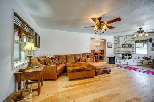 Kerrville Area Home w/ Outdoor Entertainment Space in Mountain Home (TX)