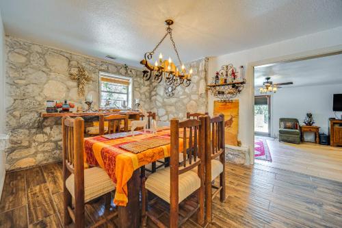 Kerrville Area Home w/ Outdoor Entertainment Space in Mountain Home (TX)