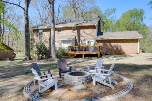 Atlanta Area Home with Office, Near Golfing and Hiking in Jonesboro, USA