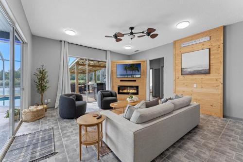 Golf Oasis-Game Room-Pool-Disney South Face Pool in Davenport, USA