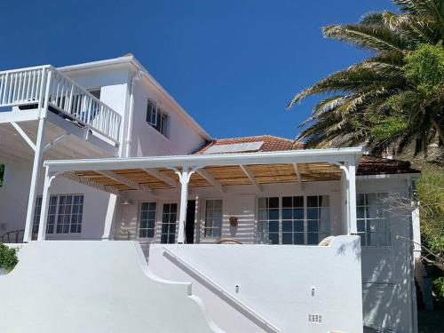 Charming seaside house near penguin reserve