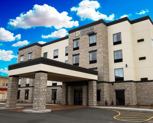 Cobblestone Hotel & Suites - Rhinelander