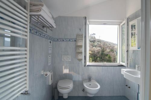 Double or Twin Room image 9