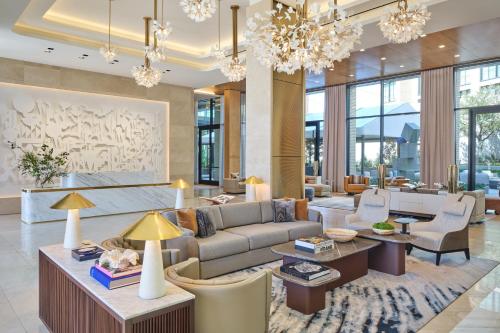 ล็อบบี้, The Crescent Hotel, Fort Worth near พิพิธภัณฑ์เกวียนโบราณอมอน