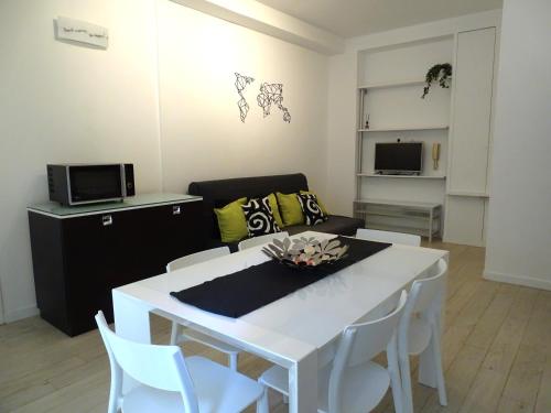 Design & Fashion District Apartment, Milan