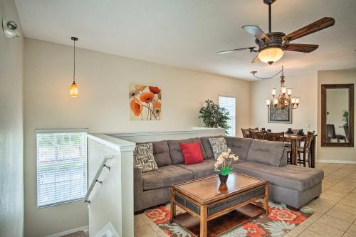 Quiet Disney Condo w/ Balcony ~ 2 Miles to Disney World! in Orlando, USA