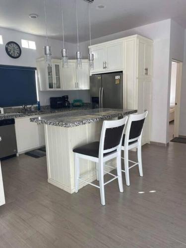 10A Colorful and Spacious Cerritos Beach Condo in San Carlos, Mexico