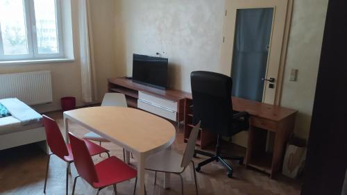 Spacious Rooms in Prague 6 near center, Прага (фото 8)