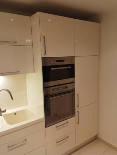 Spacious Rooms in Prague 6 near center, Прага (фото 9)