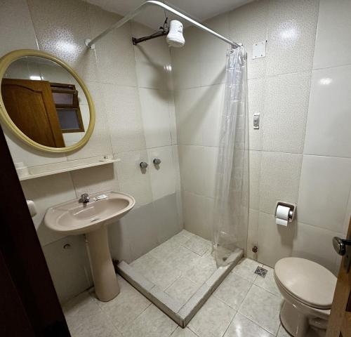 Departamento con baño privado - image 4