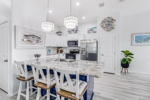 Dolphin Deck OR120 in Rockport, USA