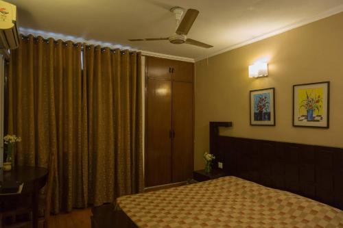 Room in BB - 1 Private Room In 3 Room Bnb In Hauz Khas in Center Delhi