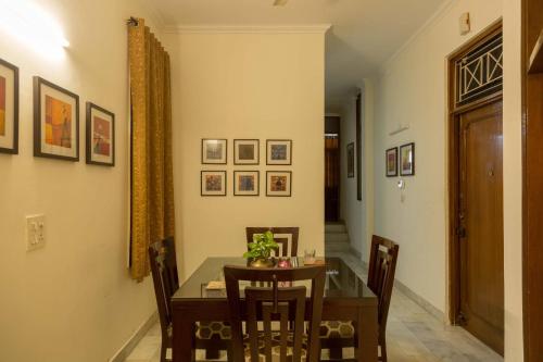 Room in BB - 1 Private Room In 3 Room Bnb In Hauz Khas in Center Delhi