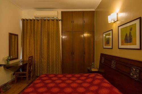 Room in BB - 1 Private Room In 3 Room Bnb In Hauz Khas in Center Delhi