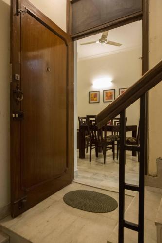 Room in BB - 1 Private Room In 3 Room Bnb In Hauz Khas in Center Delhi