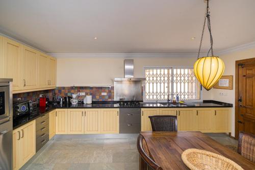 Stunning Villa Carichel Blanc in Villajoyosa