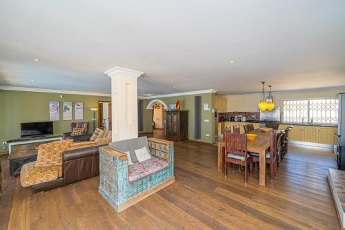 Stunning Villa Carichel Blanc in Villajoyosa