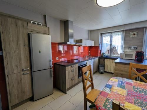 Gîte Ban-sur-Meurthe-Clefcy 5 pièces 9 personnes - FR-1-589-6 - image 3