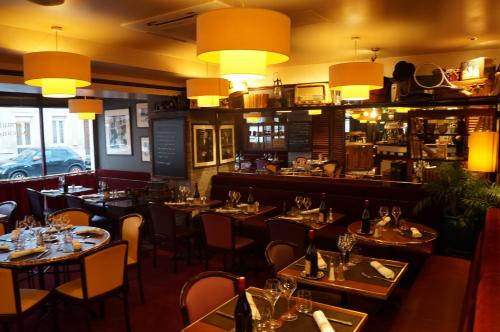 Logis hotel Au Relais Nivernais - 레스토랑