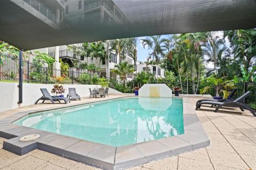 Tradewinds Beachfront Apartment