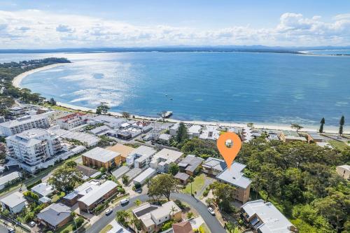 Blue Waters 2 59 Ronald Ave - water views Linen aircon Wi-Fi - image 2
