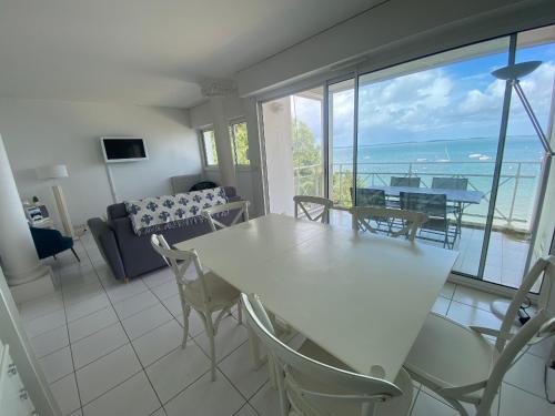 Apartment (6 Adults) image 10