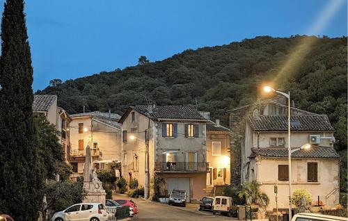 Cozy Home In St,jean-de-minervois With Wifi