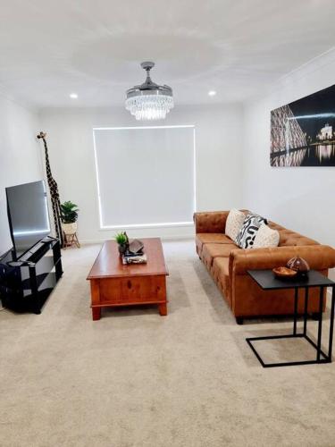 5-Bedroom House: Ensuite, Netflix, Prime Location