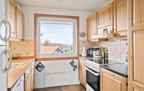 keuken, Stunning Home In Allinge With Wifi in Allinge