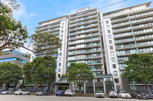 Complete Host Capri Apartments, Melbourne