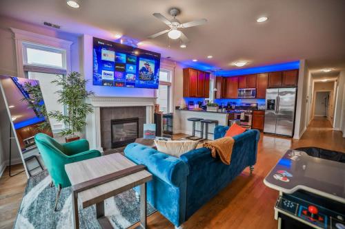 Designer Dreams: A Luxurious Escape w 1 car garage in Chicago, USA