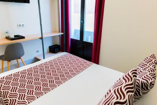 Double Room with Private Bathroom room in Hostal Juliette-Gran Vía