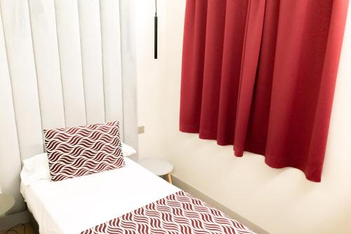 Standard Single Room image 2