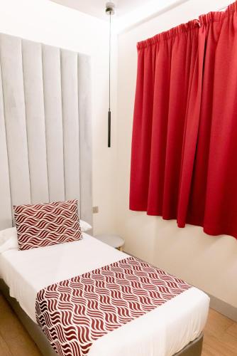 Standard Single Room image 3