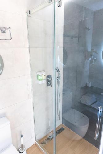 Standard Single Room image 5