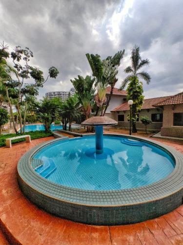 Melaka GX Homestay Resort Pool View M0702 with Netflix, TVBox and Games in Klebang