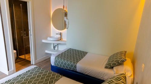 Hostal Charlotte - image 5
