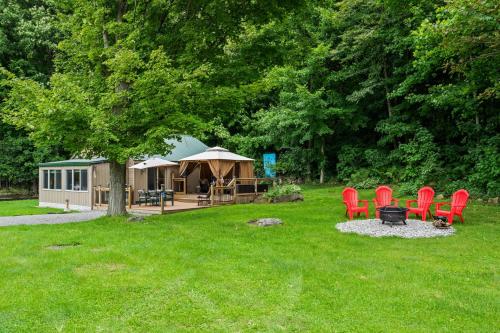 Luxury 3BR Cabin with Patio FirePit and BBQ