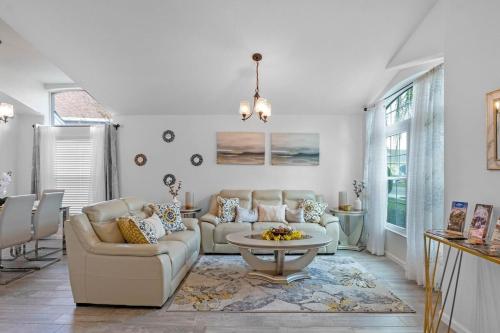 Wonderful Weston Hills Villa SE Facing Pool in Orlando, USA
