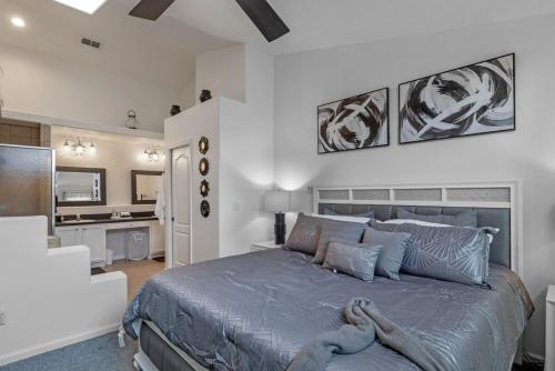 Wonderful Weston Hills Villa SE Facing Pool in Orlando, USA