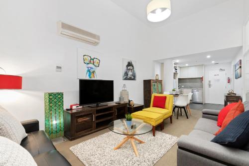 2 Bedroom 1 Bathroom City Apartment on level 1 with Parking image 5