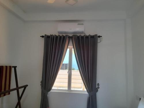 Laxsume Guest House Nilaveli - image 2