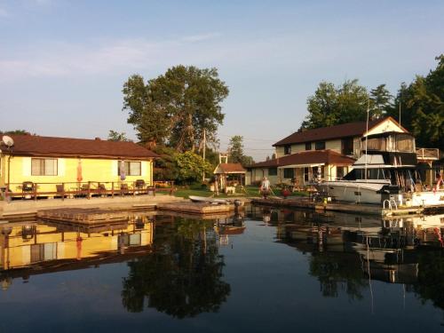 Sunrise Resort in Trent Lakes