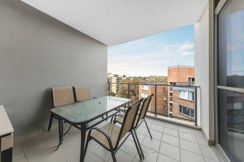 Two Bedroom Private Apartment In Lane Cove with Parking in Hunters Hill