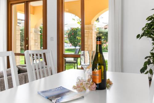 2 bedroom Apartment Asulon with communal pools Aphrodite Hills Resort - image 8