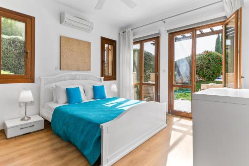 2 bedroom Apartment Asulon with communal pools Aphrodite Hills Resort - image 2