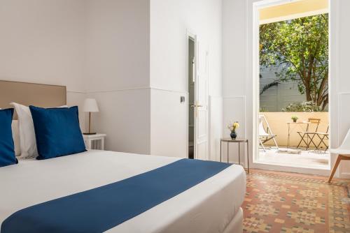 Double or Twin Room with Terrace image 4