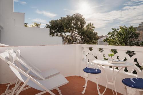 Double or Twin Room with Terrace image 6