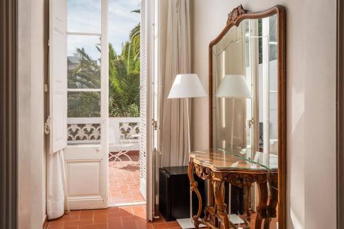 Hotel Medium Romantic - image 9