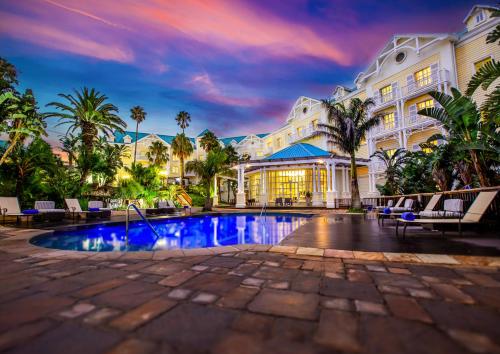 Úszómedence, Hemingways Hotel in East London